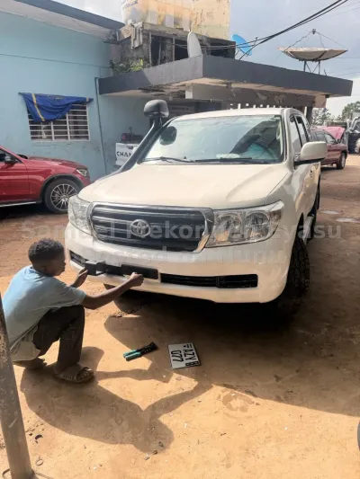 Toyota Land Cruiser 2014 V8 diesel engine