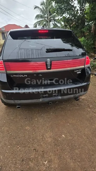 Black 2010 Lincoln Mkx SUV