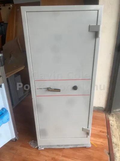 BIG STRONG SAFE