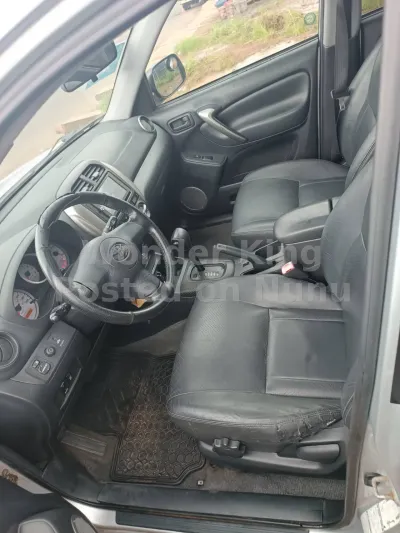 2004 Toyota RAV4
