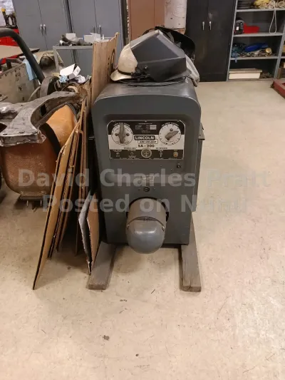 Lincoln SA-200 Arc Welder – Heavy-Duty Industrial Welding Machine | Ru
