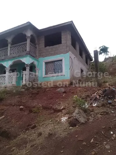 downfloor 2rooms 2bathrooms kitchen parlor stor. up 3rooms 2bathrooms