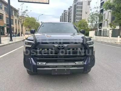 2022 Toyota Tundra Limited, American‑spec full‑size 4×4 pickup