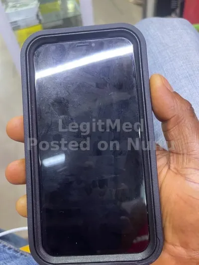 iPhone XR 3,000 but negotiable (charge)